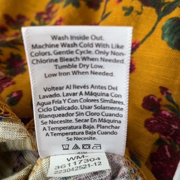 Time and Tru Flutter Sleeve Top (NWT) #43 - Picture 6 of 7